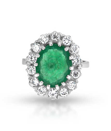 White gold ring entourage with emerald and 14 diamonds