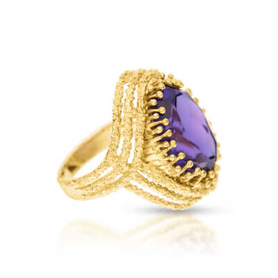 Yellow gold vintage ring 18 ct with amethyst