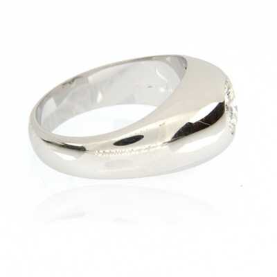 Signet ring in white gold with brilliant 0.81 ct