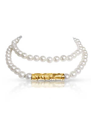 Pearl necklace with 81 Akoya pearls and yellow gold tube clasp