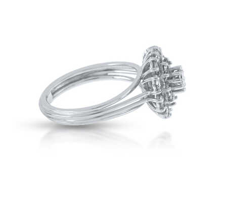 Ring in white gold with solitaire and entourage in 2 rows with 20 diamonds