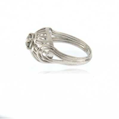 Ring in white gold with a solitaire brilliant