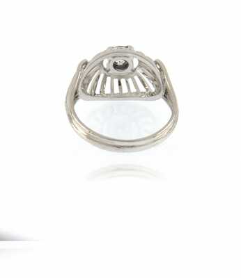 Ring in white gold with a solitaire brilliant