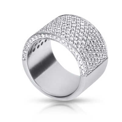 Ring in white gold set with 11 rows of diamonds