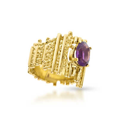 Yellow gold vintage ring 18 ct with amethyst