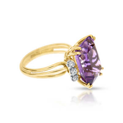 Yellow gold vintage ring 18 ct with amethyst and diamonds